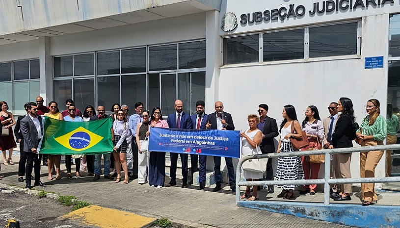 Advogados protestam contra desativação da Justiça Federal em Alagoinhas -  BAND BA